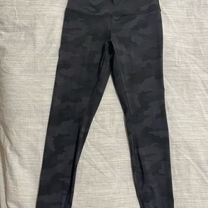 Lululemon Wunder Under leggings